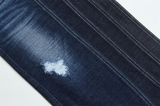 Seilgefärbter Denimstoff aus 100 % Baumwolle für klassische Herrenjeans