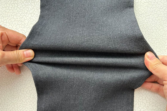 Guter Preis 10 Oz wettbewerbsfähiger Preis scharfer Preis Graue Farbe für Mann Jean Stretch Denim Stoff aus China Fabrik Online